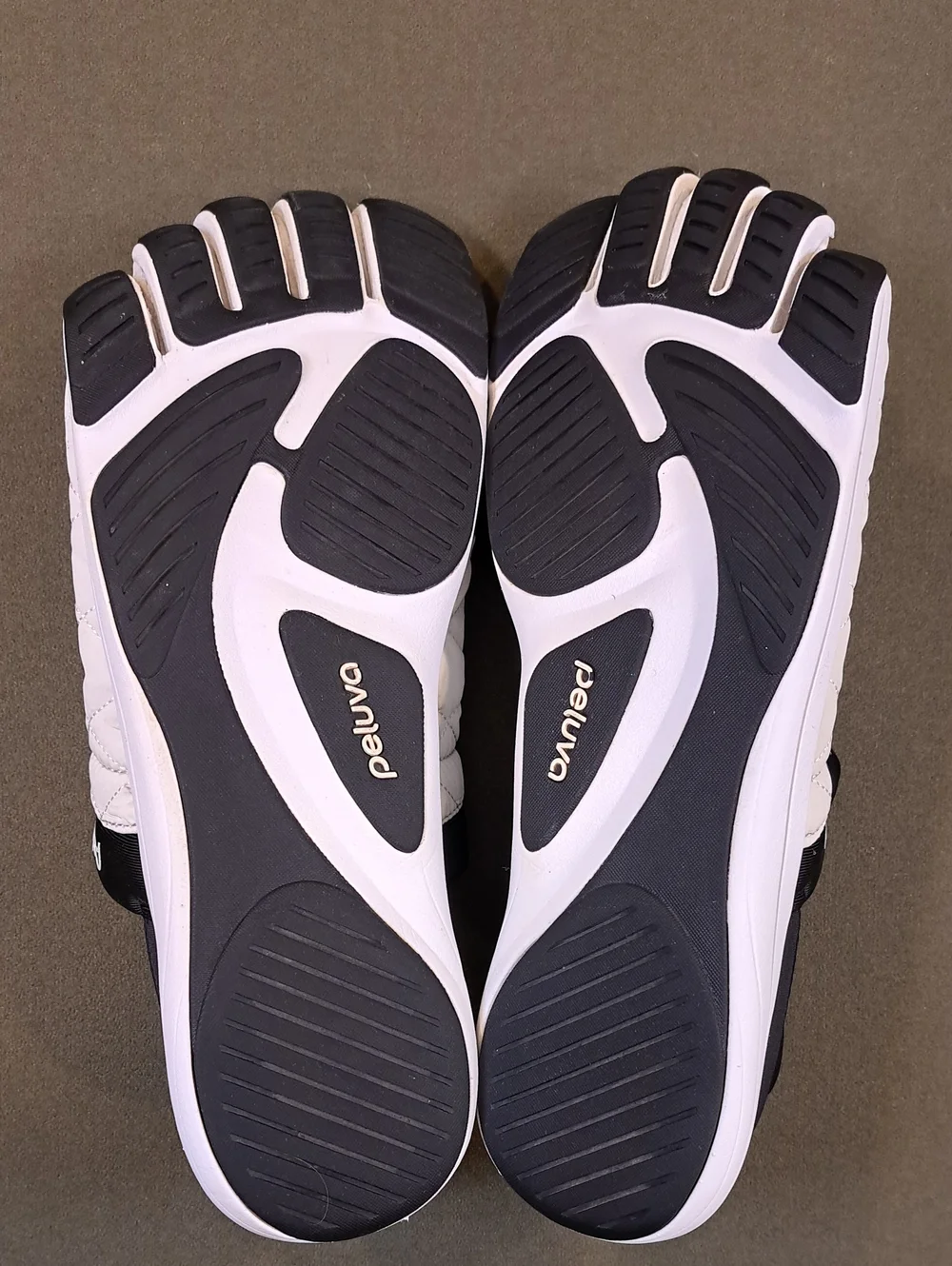 Peluva Men's Zen Active Slip-On - Color: Ivory / White - Size: 10